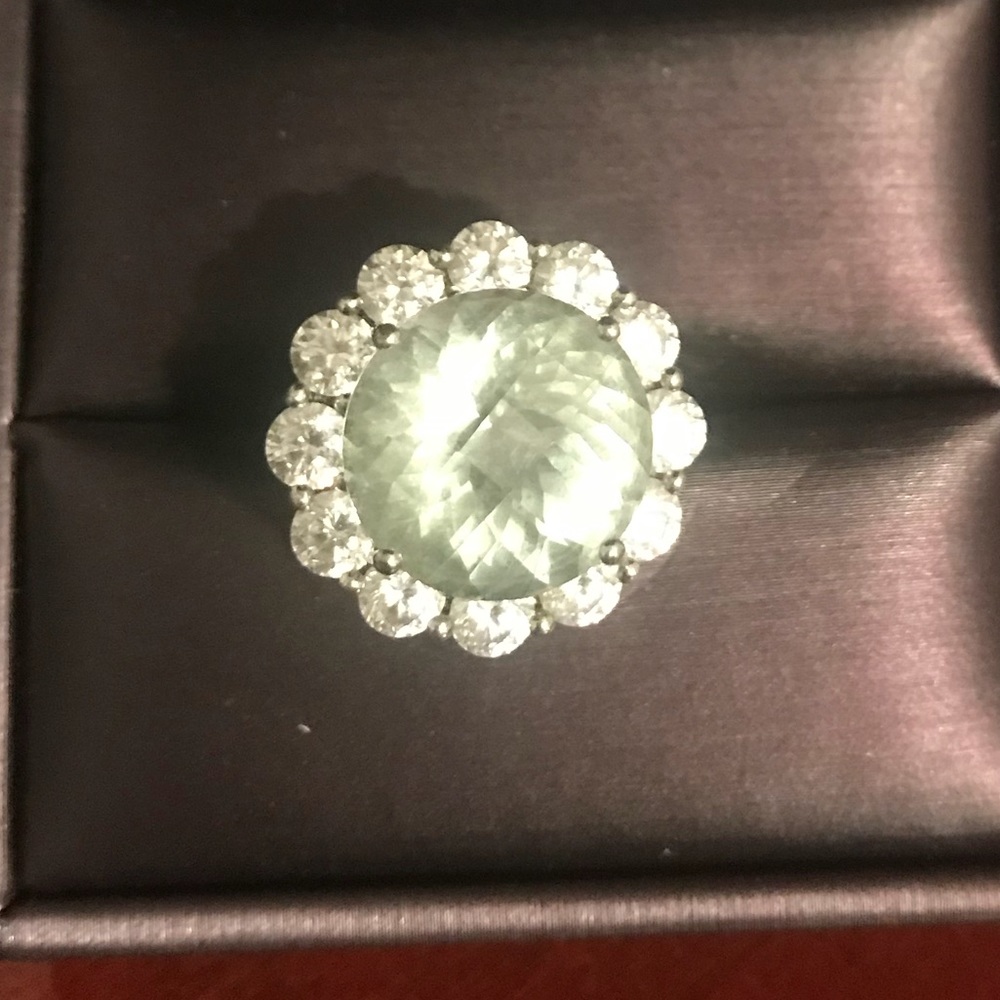 Gorgeous sterling silver flower statement ring
